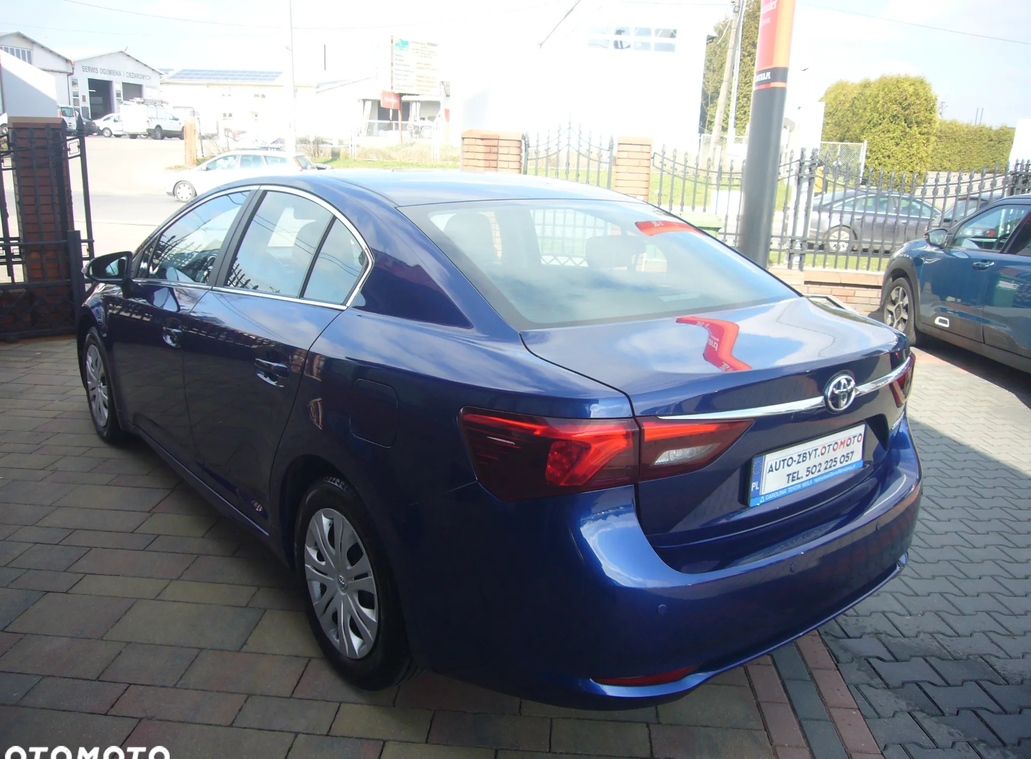 Toyota Avensis cena 48500 przebieg: 195000, rok produkcji 2017 z Piotrków Kujawski małe 211
